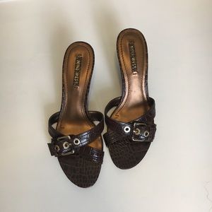 Antonio Melani slides